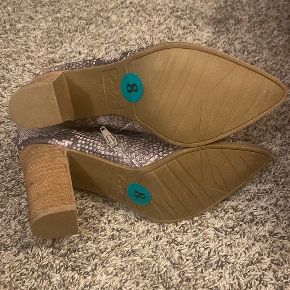 Snake print boots - Picture 3 of 3